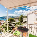 Appartamento Stil - With Balcony And Sea View 201 *