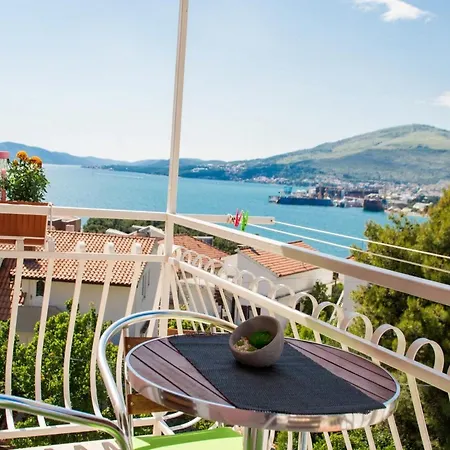 Stil - With Balcony And Sea View 201 تروغير