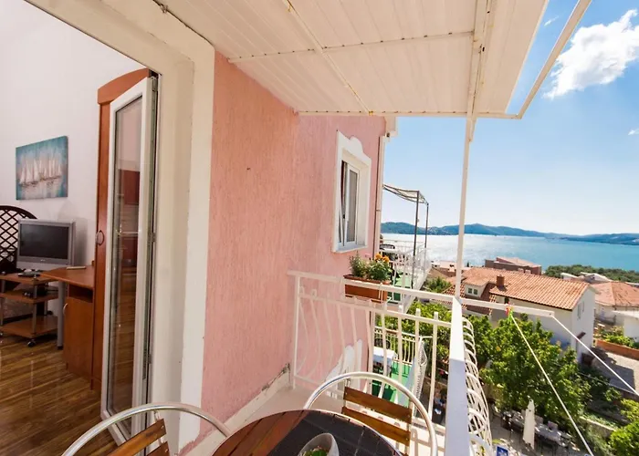 Stil - With Balcony And Sea View 201 * Trogir